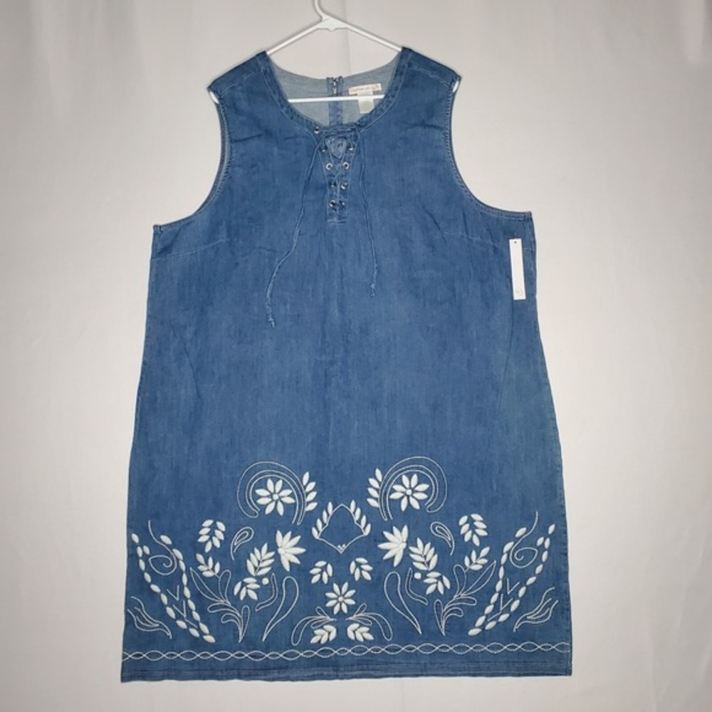 Westport Dress 24 Blue Chambray White Embroidered‎ Sleeveless Lace-Up Scoop Neck